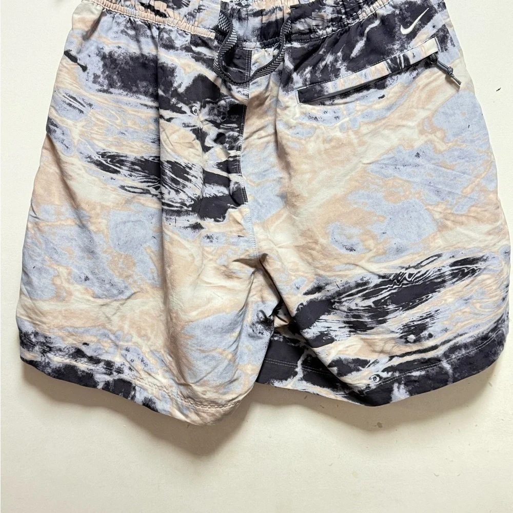 Nike Black and White Men's Shorts